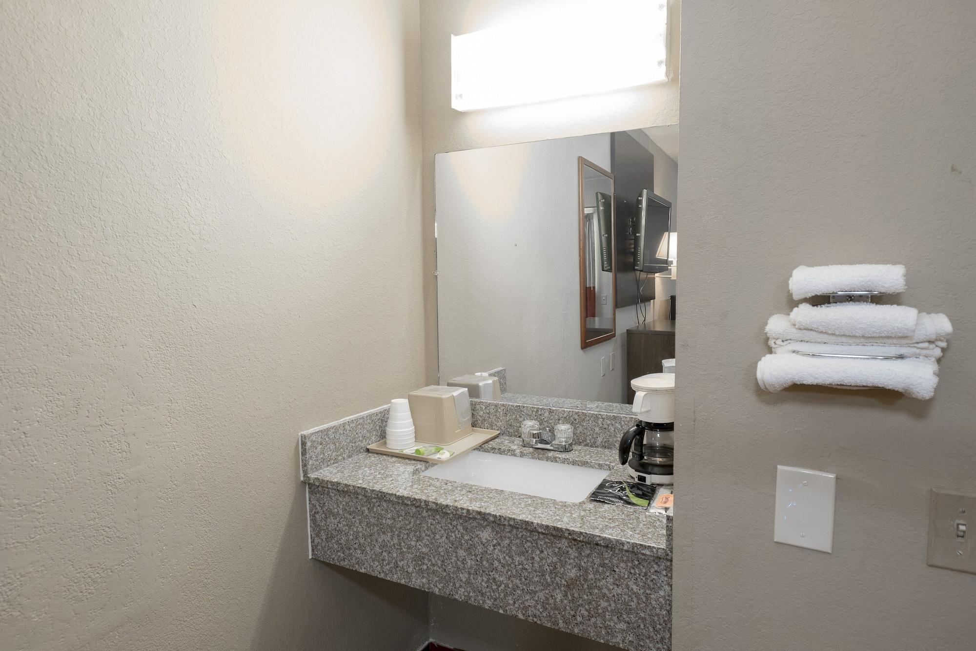 Red Roof Inn Jackson Downtown - Fairgrounds Экстерьер фото