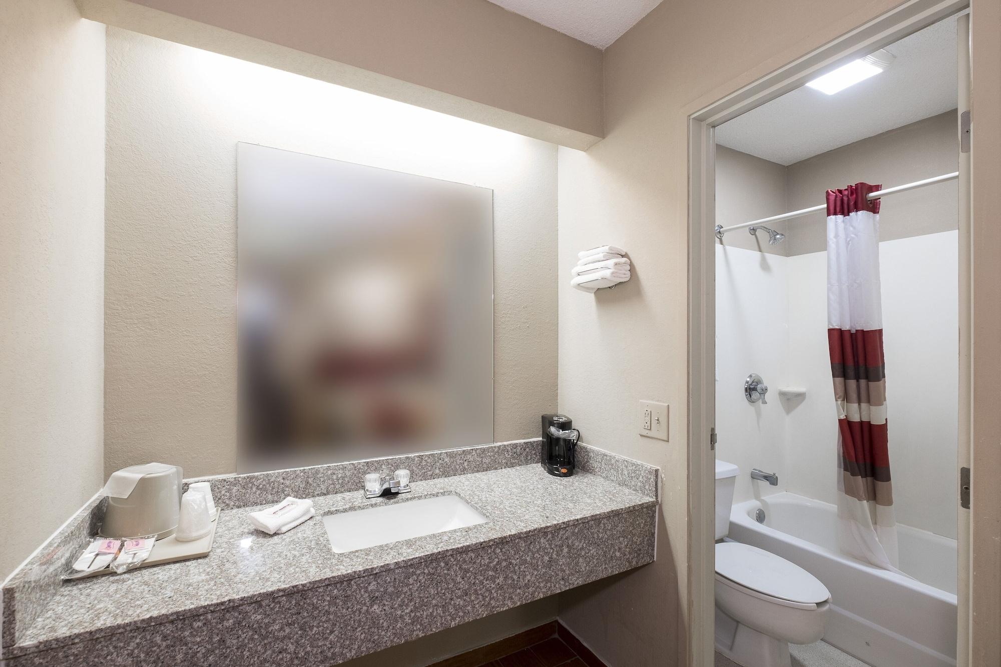 Red Roof Inn Jackson Downtown - Fairgrounds Экстерьер фото
